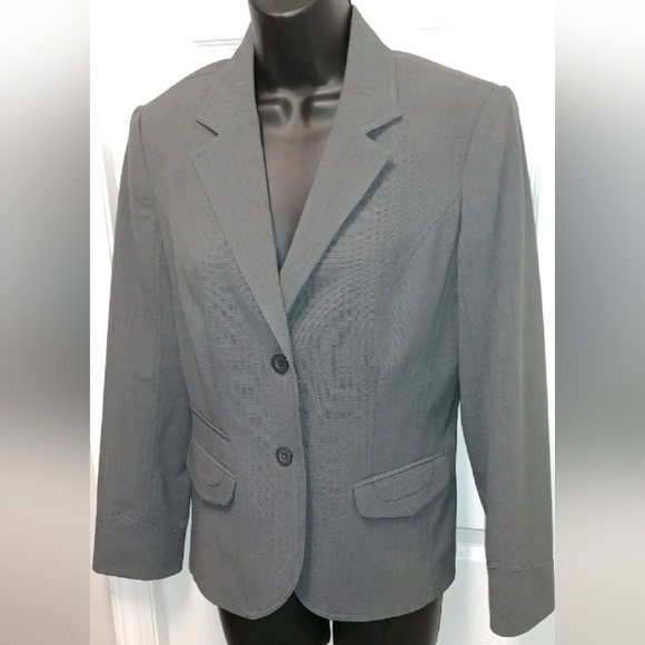 Atelier 2 button blazer - Picture 2 of 8